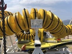 海底电缆J型管中心夹具和密封装置